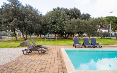 Apulia Retreat: Svømmepøl, Udvej, Estate, Skygge, Hacienda, Landscaping, Gårdsplads, Design, Villa, Eco Hotel