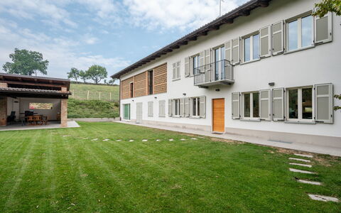 Cuadrat: Boligområde, Hjem, Land Lot, Lawn, Estate, Have, Gård, Gårdsplads, Stuehus, Kunstgræs