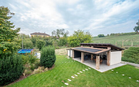 Cuadrat: Have, Lawn, Garden Bygninger, Estate, Stuehus, Backyard, Skygge, Gård, Landscaping, Design