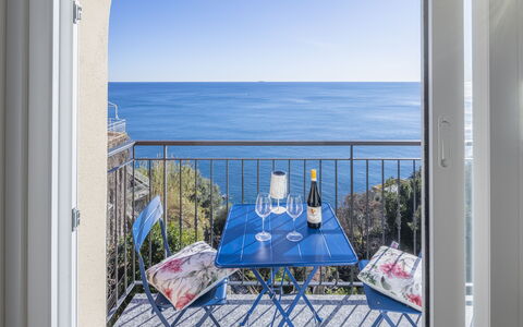La Casa di Martina, Amazing Seaview: Blå, Hav, Møbel, Coastal Og Oceaniske Landskabsformer, Altan, Kyst, Ocean, Udendørs Møbler, Stol, Strand