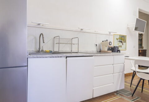 La Casa di Bruno, Terrace, in the Heart of Genova: Køkken Apparat, Køkken, Gulvbelægning, Indretning, Større Bandage, Møbel, Countertop, Træ, Cabinetry, Etage