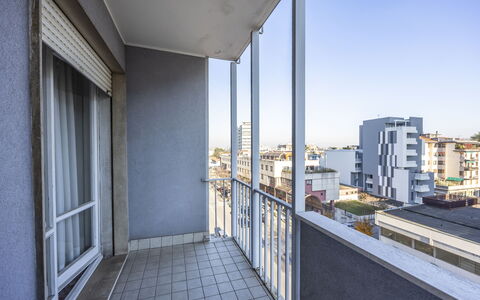 Mestrina Apartment: Daytime, Lejlighed, Kompositmateriale, Altan, Ejerlejlighed, Glas, Metal, Aluminium