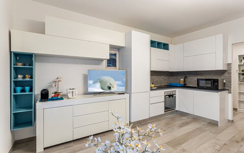 Casa Tania: Møbel, Indretning, Gulvbelægning, Køkken, Cabinetry, Træ, Etage, Countertop, Køkken Apparat, Loft