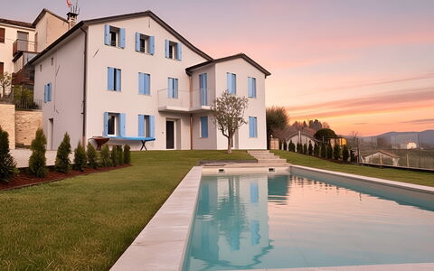 Villa Dolce Bacio, Pool and Spa, Valdobbiadene: Blå, Svømmepøl, Hjem, Boligområde, Hus, Estate, Villa, Altan, Fritid, Lawn