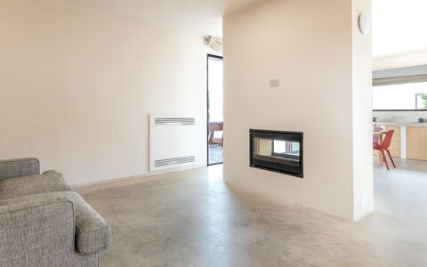 Terracorte Villa: Væg, Gulvbelægning, Etage, Indretning, Loft, Værelse, Stue, Hearth, Couch