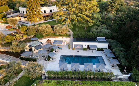 Villa Bocchi: Svømmepøl, Have, Fritid, Landscaping, Estate, Udvej, Design, Backyard, Eco Hotel, Paraply