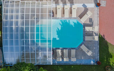 Besanina: Blå, Svømmepøl, Fritid, Udendørs Møbler, Udvej, Kompositmateriale, Skygge, Eco Hotel, Stol, Paraply