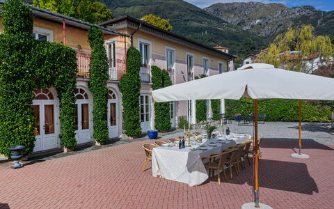 Besanina: Estate, Hacienda, Have, Mansion, Landscaping, Gårdsplads, Gård, Villa, Hotel, Plantation