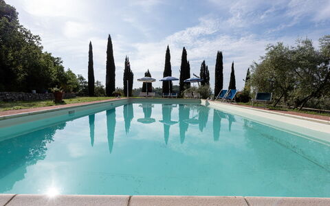 Podere le Lune with Pool, San Gimignano: Blå, Svømmepøl, Udvej, Landscaping, Hacienda, Water Feature, Eco Hotel, Udendørs Møbler, Villa