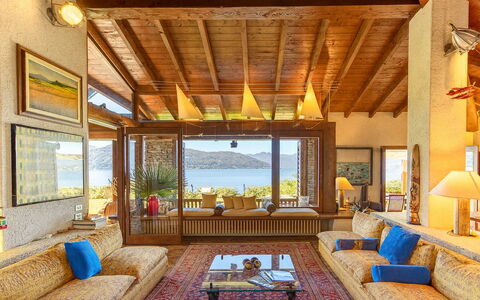 Isa Villa: Indretning, Udvej, Møbel, Hjem, Eco Hotel, Couch, Stue, Estate, Hotel, Villa
