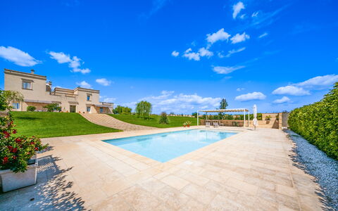 Masseria Ficalindia: Blå, Have, Estate, Landscaping, Svømmepøl, Lawn, Mansion, Villa, Parkere, Gård