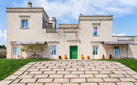 Masseria Ficalindia: Hjem, Boligområde, Land Lot, Estate, Have, Lawn, Landscaping, Gård, Villa, Mansion