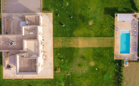 Masseria Ficalindia: Svømmepøl, Land Lot, Have, Lawn, Estate, Landscaping, Kunstgræs, Udvej, Backyard, Design
