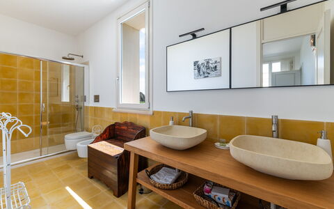 Masseria Ficalindia: Indretning, Gulvbelægning, Etage, Sanitærarmatur, Væg, Badeværelse, Badeværelsesvask, Træ, Håndvask, Tap