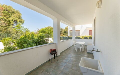 Villetta Bluette, Marina di Mancaversa: Loft, Gulvbelægning, Etage, Skygge, Estate, Altan, Dagslys, Gips, Villa, Penthouselejlighed