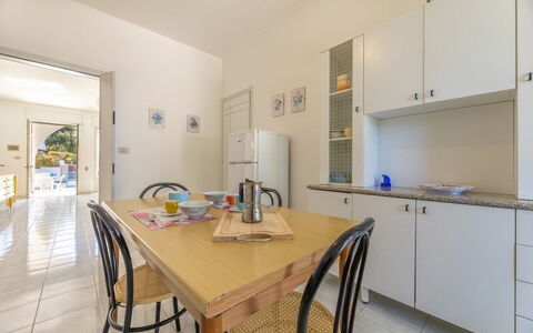 Villetta Bluette, Marina di Mancaversa: Gulvbelægning, Indretning, Møbel, Etage, Loft, Countertop, Værelse, Køkken, Køkken & Spisebord, Cabinetry