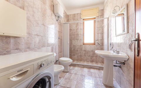 Appartamento Smeraldo, Gallipoli: Gulvbelægning, Etage, Indretning, Loft, Sanitærarmatur, Toilet, Værelse, Lejlighed, Håndvask, Badeværelse