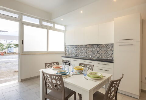 Appartamento Monomare, Gallipoli: Gulvbelægning, Indretning, Etage, Møbel, Køkken, Countertop, Større Bandage, Loft, Lejlighed, Værelse