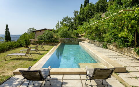 Villa Il Casalino, Florentine Hills with Pool: Svømmepøl, Kompositmateriale, Have, Estate, Landscaping, Water Feature, Backyard, Skygge, Flise, Flise