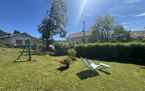 Apartment, Garden, Beigua Unesco Global Geopark: Land Lot, Lawn, Have, Gård, Sommerhus, Backyard, Skygge, Udendørs Møbler, Landscaping, Stuehus