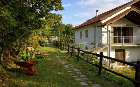 Apartment, Garden, Beigua Unesco Global Geopark: Hus, Sommerhus, Hjem, Veranda, Landdistrikt, Have, Backyard, Stuehus, Gård, Lawn