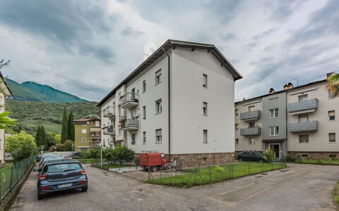 Livia: Bygning, Vindue, Boligområde, Kvarter, Arkitektur, Hus, Hjem, Menneskelig Bosættelse, Lejlighed, Forstad