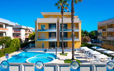 Residence Villarosa Pool and Beach