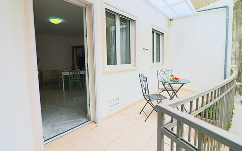 Casa Kalès Otranto – Holiday Home 4 Guests – Ac, W: Gulvbelægning, Etage, Indretning, Hjem, Lejlighed, Dør, Loft, Altan, Bejdse, Home Dør
