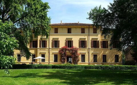 Villa Castellani: Lawn, Have, Estate, Skygge, Gård, Hacienda, Landscaping, Parkere, Villa, Mansion