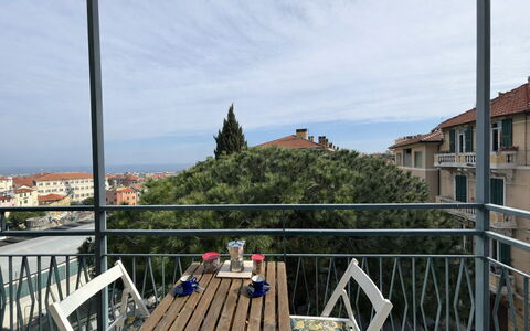 Casa Mimin, Vista Mare, Adults Only, Sanremo: Urban Design, Lejlighed, Altan, Udendørs Møbler, Skygge, Stol, Gelænder