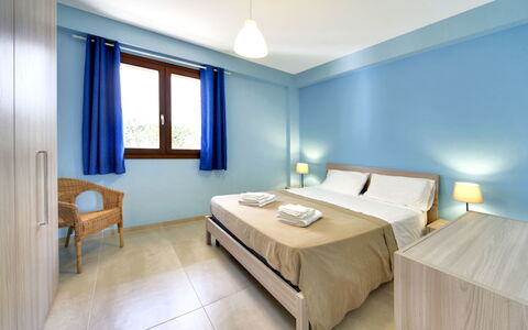 Borgo Vigata 1: Møbel, Indretning, Etage, Lejlighed, Soveværelse, Seng, Bed Frame, Udvej, Stol, Hotel