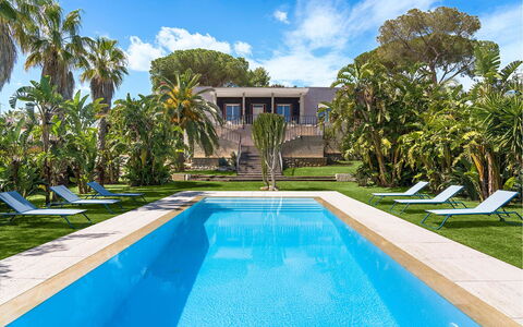 Villa Rebecca: Blå, Svømmepøl, Udvej, Eco Hotel, Estate, Fritid, Villa, Landscaping, Hacienda, Liggestol