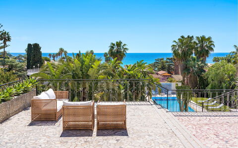 Villa Rebecca: Hav, Udvej, Kyst, Tropics, Ocean, Skygge, Eco Hotel, Udendørs Møbler, Altan