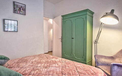 Cortona Deluxe: Seng, Møbel, Indretning, Soveværelse, Væg, Sengetøj, Sengetøj, Etage, Gulvbelægning, Træ