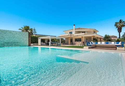 Villa Agorà: Svømmepøl, Blå, Udvej, Fritid, Eco Hotel, Kompositmateriale, Estate, Villa, Hotel, Mansion