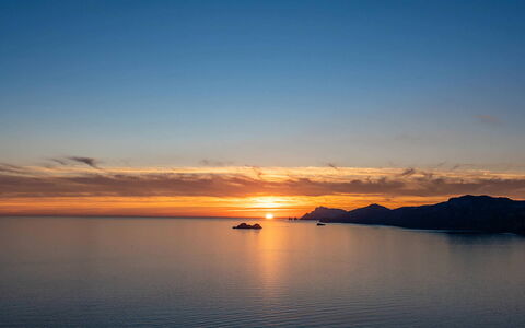Villa Madonna di Costantinopoli: Vand, Horisont, Vandressourcer, Afterglow, Krop Af Vand, Solnedgang, Skumring, Orange, Solopgang