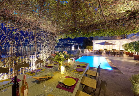 Villa Silva: Blå, Svømmepøl, Udvej, Nat, Landskab Belysning, Eco Hotel, Hotel, Stol, Udendørs Møbler, Restaurant