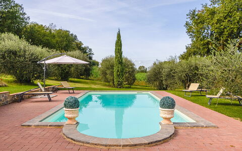Villa dei Fiori: Svømmepøl, Have, Water Feature, Estate, Landscaping, Udvej, Hacienda, Eco Hotel, Gård, Villa