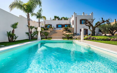 Villa la Pigna: Blå, Svømmepøl, Arkitektur, Udvej, Estate, Have, Landscaping, Hacienda, Mansion, Villa