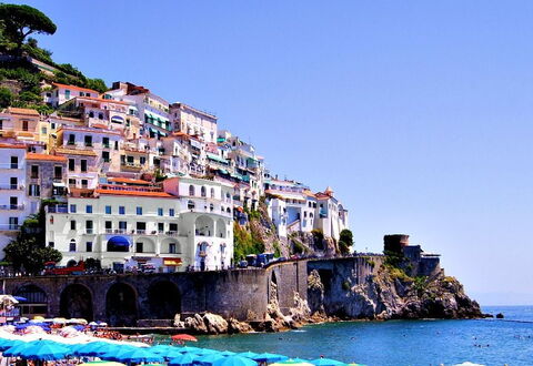 Casa Amalfitana: Blå, Sommer, Kyst, Coastal Og Oceaniske Landskabsformer, Hav, Turistattraktion, Strand, Ocean, Ferieby