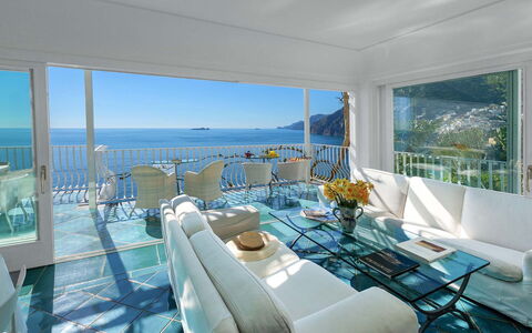 Villa Magnolia: Møbel, Udvej, Stol, Bord, Indretning, Hav, Lejlighed, Køkken & Spisebord, Hotel, Eco Hotel