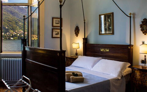 Villa Virginia: Møbel, Indretning, Soveværelse, Seng, Værelse, Lampe, Bed Frame, Lysarmatur, Lejlighed, Loft