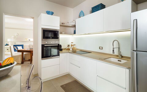 Mulberry House: Countertop, Køkken, Indretning, Cabinetry, Køkken Apparat, Gulvbelægning, Møbel, Træ, Etage, Større Bandage