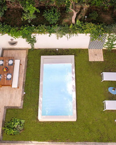 Jacaranda House: Svømmepøl, Udendørs Møbler, Udvej, Have, Fritid, Water Feature, Backyard, Gårdsplads, Eco Hotel, Landscaping