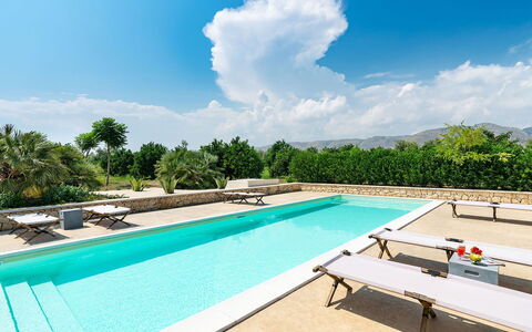 Villa Orangella: Blå, Svømmepøl, Udvej, Kompositmateriale, Eco Hotel, Udendørs Møbler, Landscaping, Skygge, Hotel