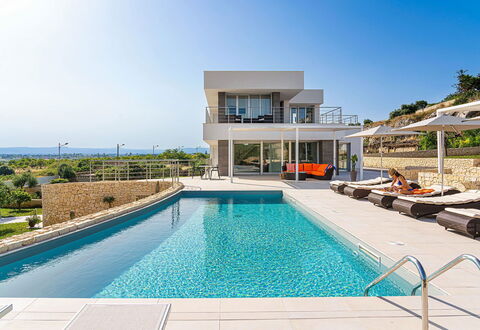 Villa Silvia: Svømmepøl, Udvej, Villa, Hotel, Ferieby, Eco Hotel, Penthouselejlighed