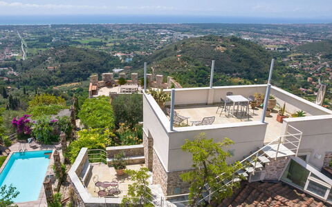 La Rocca di Monteggiori: Altan, Eco Hotel, Villa, Penthouselejlighed