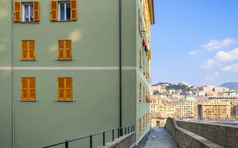 Da Federico, Apartment Genova Brignole: Blå, Daytime, Væg, Bygning, Lejlighed, Facade, Kvarter, Arkitektur, Boligområde, Urban Design