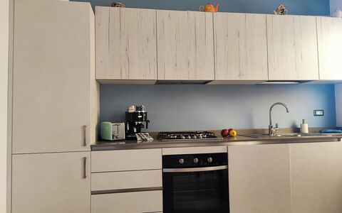 Casa Nadia: Træ, Møbel, Køkken Apparat, Gulvbelægning, Køkken, Cabinetry, Countertop, Større Bandage, Indretning, Husholdningsapparat