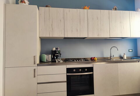 Casa Nadia: Træ, Møbel, Køkken Apparat, Gulvbelægning, Køkken, Cabinetry, Countertop, Større Bandage, Indretning, Husholdningsapparat